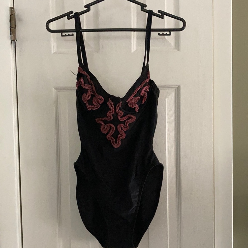 LA BLANCA ONE PIECE SIZE 8